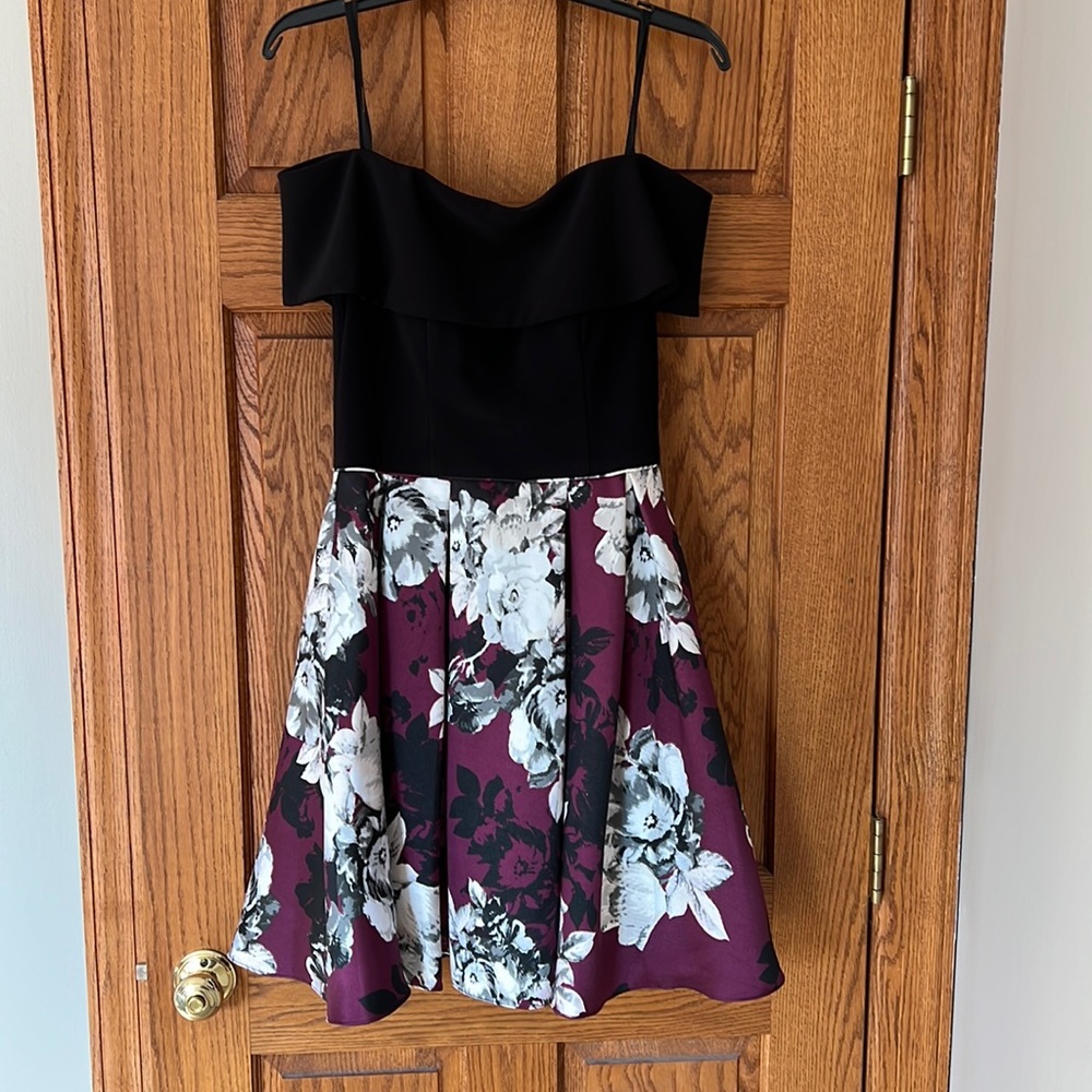 NEW - Floral/Black Betsy & Adam Homecoming Dress (size 4)